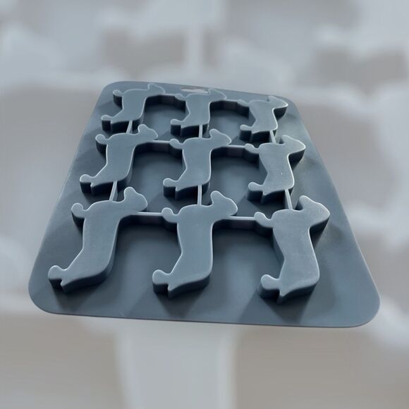 Versatile Dachshund-Shaped Silicone Mold - Ice, Candy, Chocolates, and More! - Picture 1 of 3